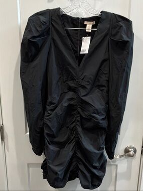 NWT H&M Small Gathered Puff Long Sleeve Black Ruched V-Neck Dress Puff Bottom
